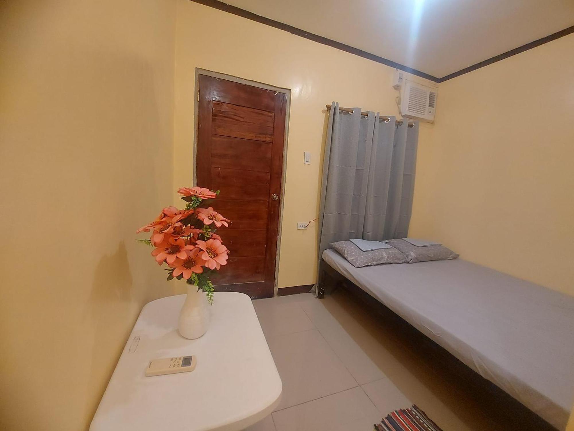 Cheri Backpackers Hostel Moalboal Eksteriør bilde